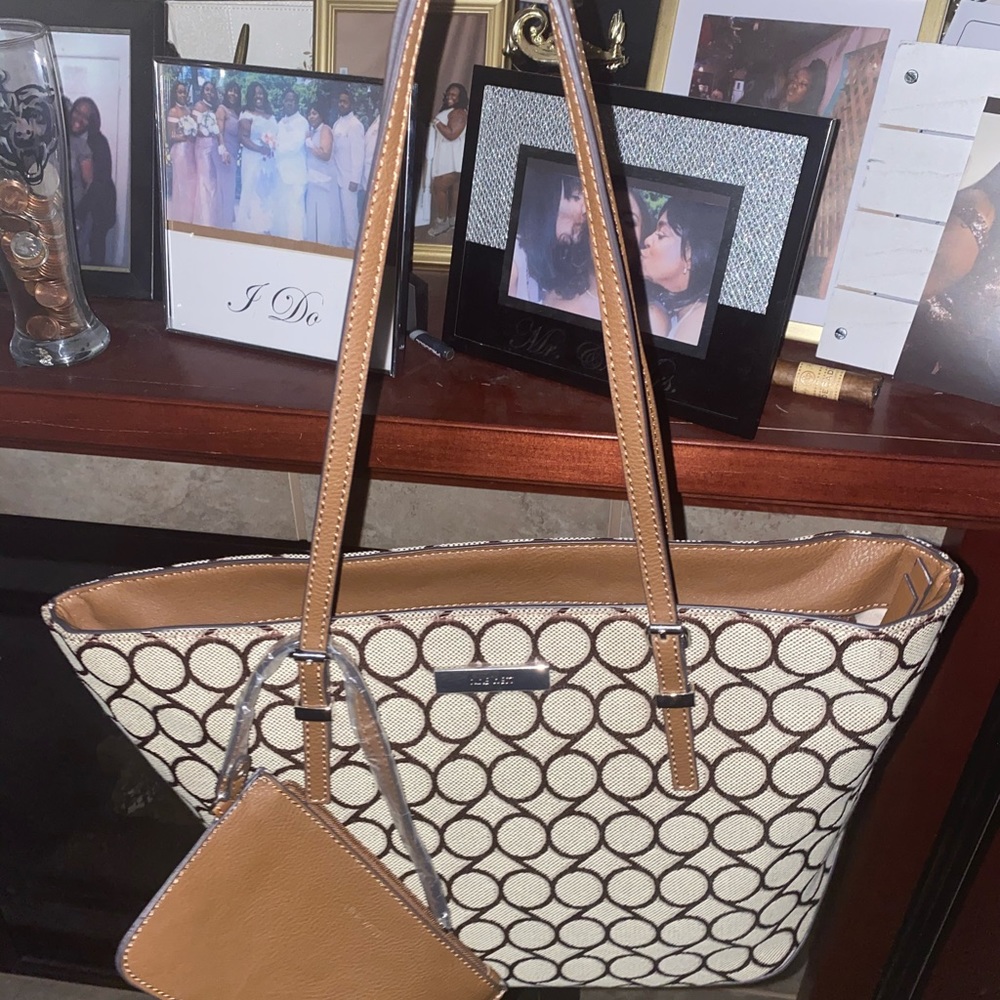 NINE WEST SOCIETY GIRL HANDBAG (BRAND NEW)